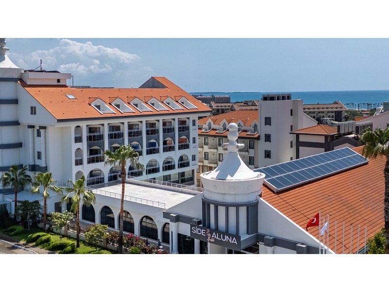 Side Aluna Hotel