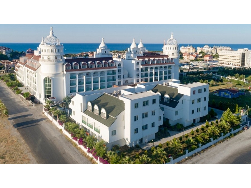 Side Crown Serenity Hotel